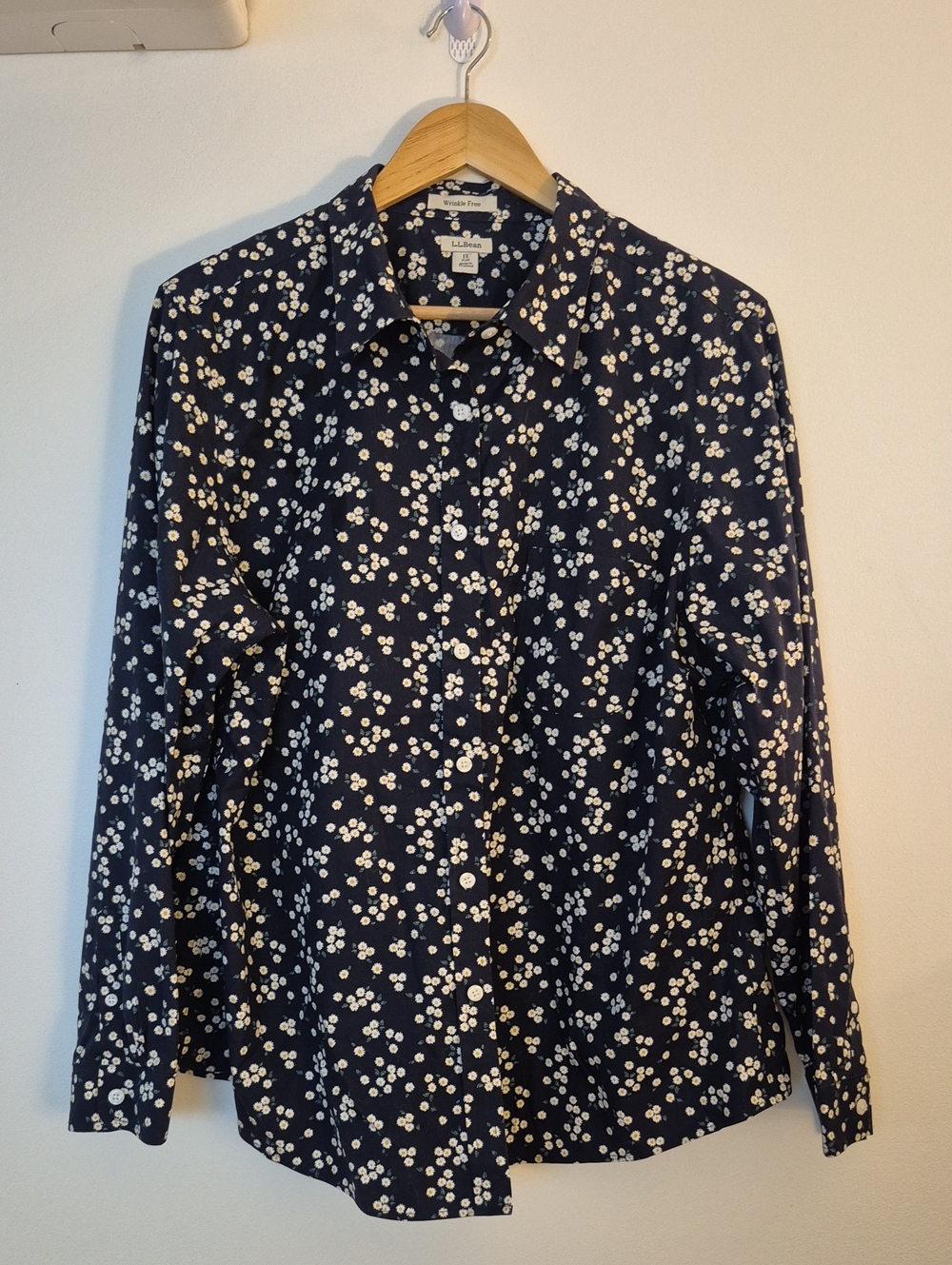 ​L.L. Bean Wrinkle-Free Daisy Print Button-Up Blouse - Navy Blue, Size 1X